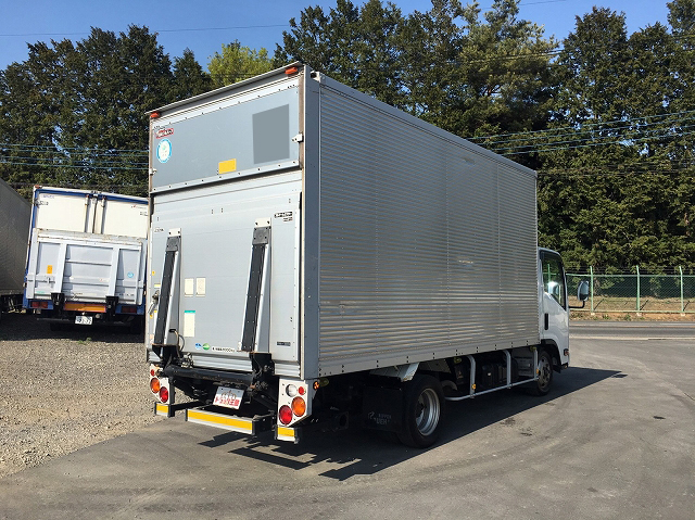 いすゞエルフアルミバン小型（2t・3t）[写真02]