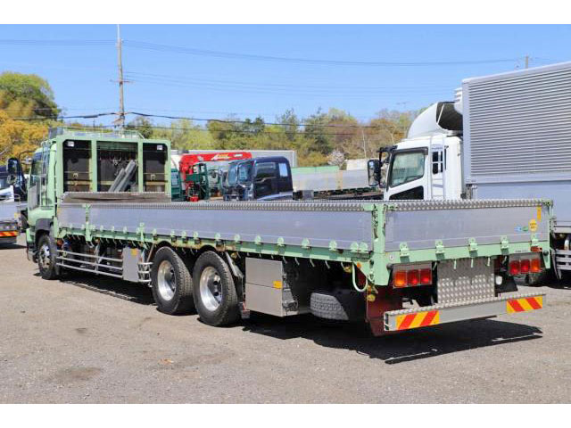 いすゞギガ平ボディ大型（10t）[写真02]