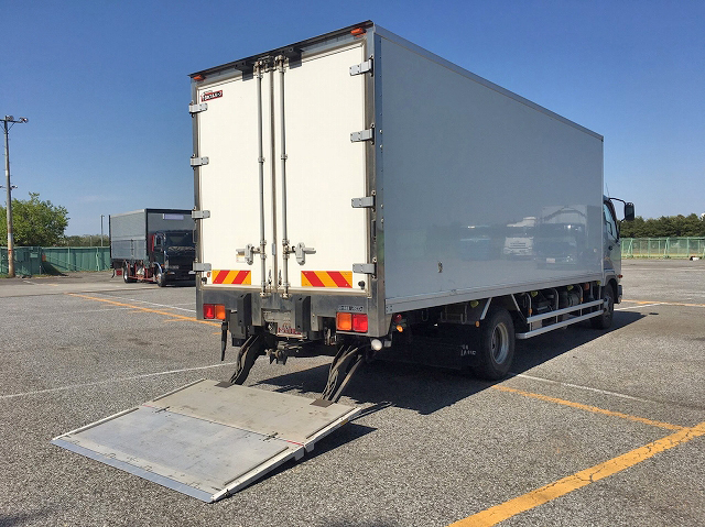 三菱ふそうファイター冷凍車（冷蔵車）中型（4t）[写真02]