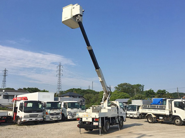 いすゞエルフ高所作業車小型（2t・3t）[写真02]