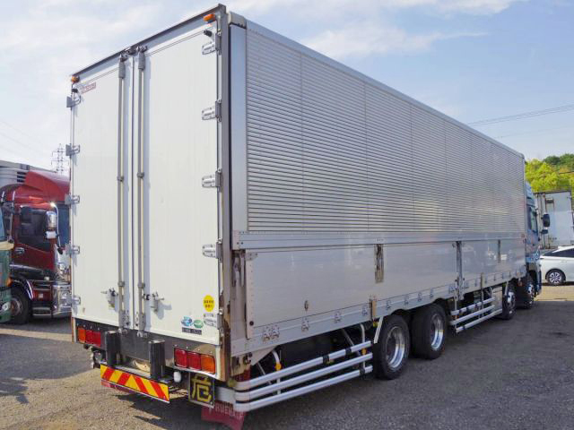 UDトラックスクオンアルミウイング大型（10t）[写真02]