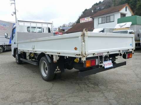 三菱ふそうキャンター平ボディ小型（2t・3t）[写真02]