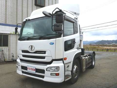 UDトラックスクオントレーラーヘッド（トラクターヘッド）大型（10t）[写真01]