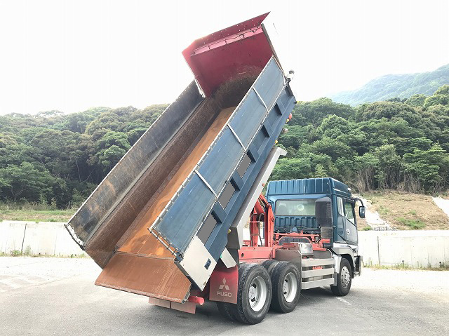 三菱ふそうスーパーグレートダンプ大型（10t）[写真02]