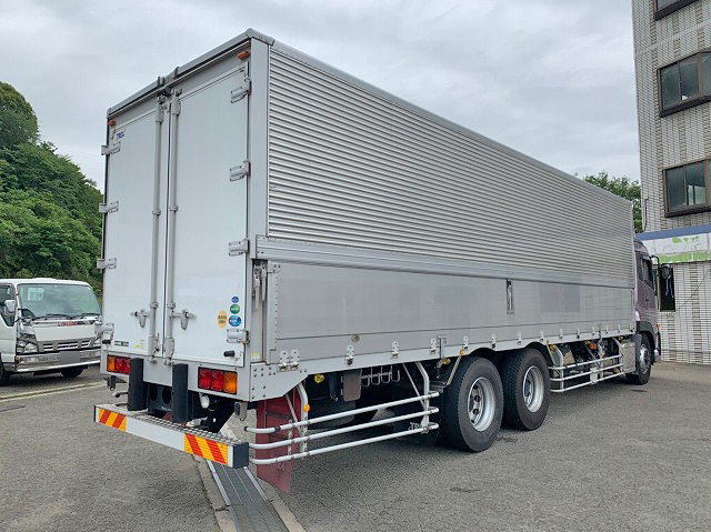 UDトラックスクオンアルミウイング大型（10t）[写真02]