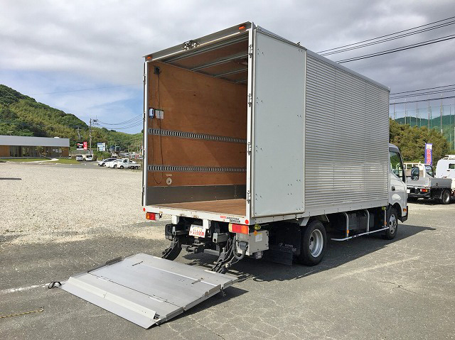日野デュトロアルミバン小型（2t・3t）[写真02]