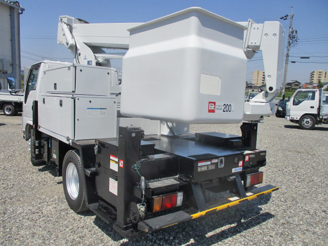 いすゞエルフ高所作業車小型（2t・3t）[写真02]