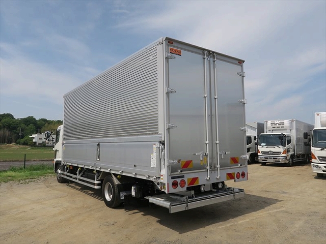 日野レンジャー冷蔵冷凍ウイング中型（4t）[写真02]