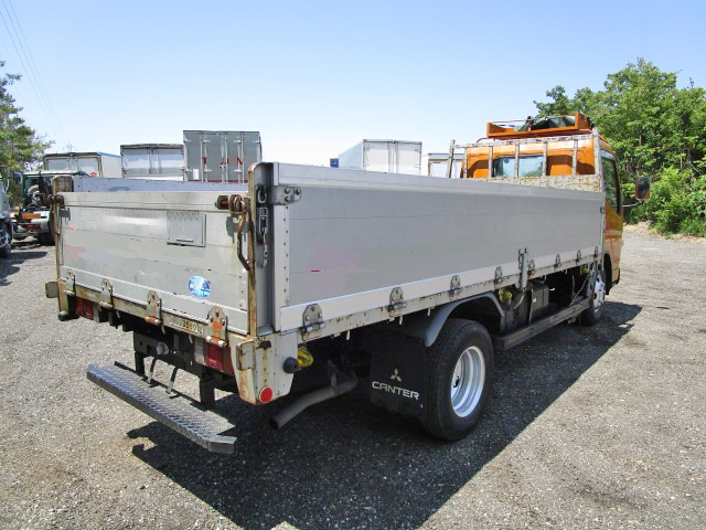 三菱ふそうキャンターアルミブロック小型（2t・3t）[写真02]