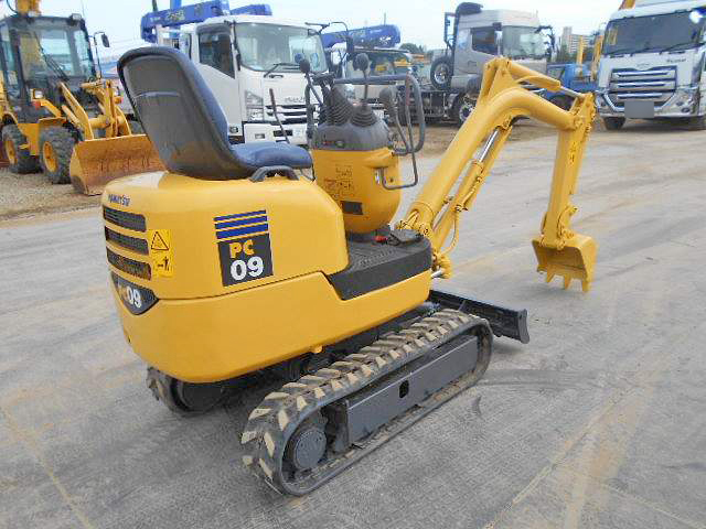 コマツミニユンボ（ミニバックホー）[写真02]