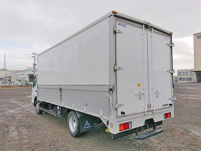三菱ふそうキャンターアルミウイング小型（2t・3t）[写真02]