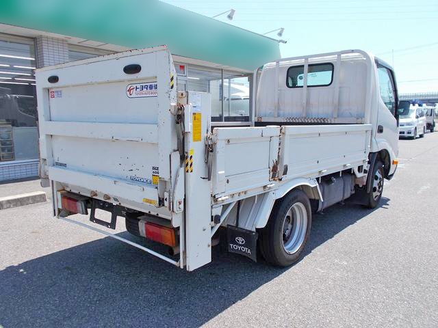 トヨタトヨエース平ボディ小型（2t・3t）[写真02]