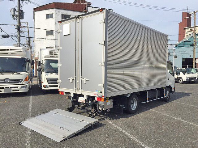 日野デュトロアルミバン小型（2t・3t）[写真02]