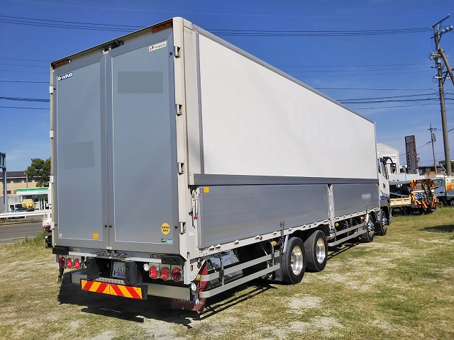 三菱ふそうスーパーグレートパネルウイング大型（10t）[写真02]