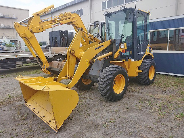 コマツタイヤショベル（ホイルローダー）[写真02]