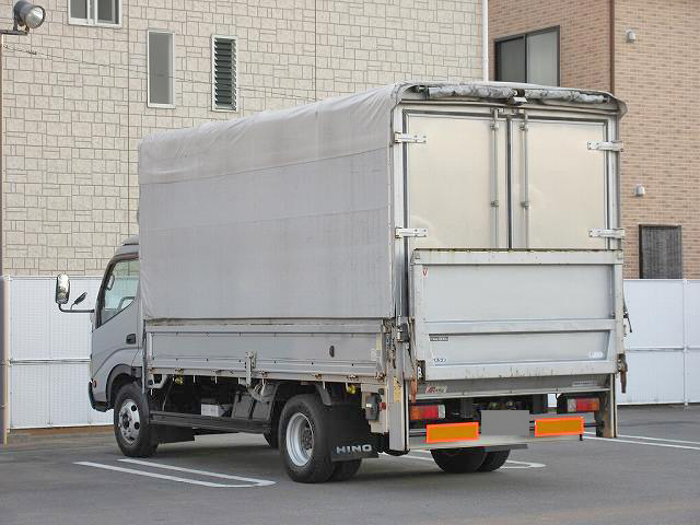日野デュトロ幌ウイング小型（2t・3t）[写真02]