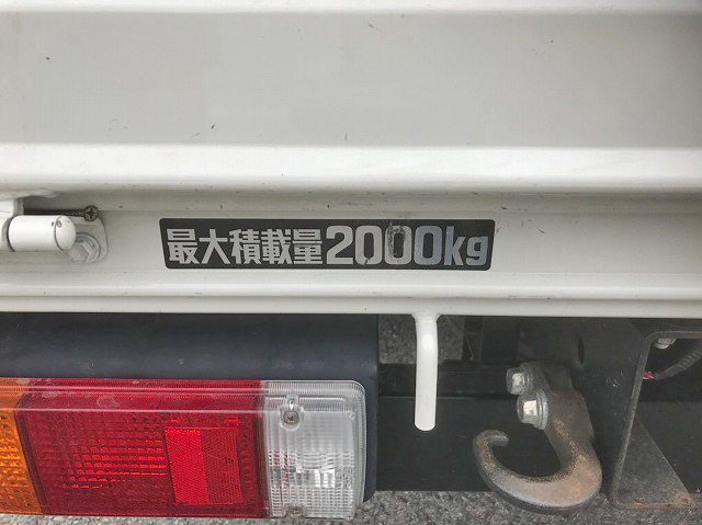 トヨタトヨエース平ボディ小型（2t・3t）[写真12]