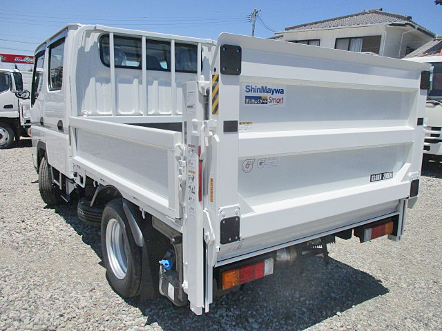 三菱ふそうキャンターダブルキャブ（Wキャブ）小型（2t・3t）[写真02]