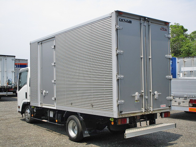 いすゞエルフアルミバン小型（2t・3t）[写真02]