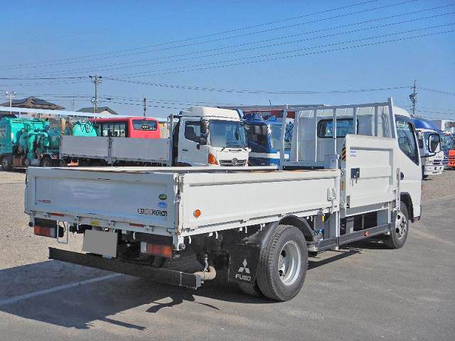 三菱ふそうキャンター平ボディ小型（2t・3t）[写真02]