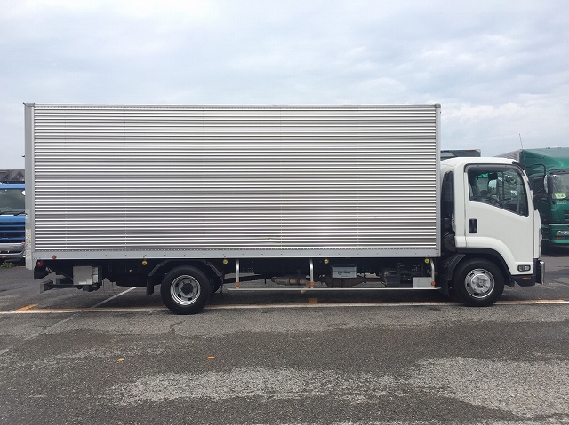 いすゞフォワードアルミバン中型（4t）[写真02]