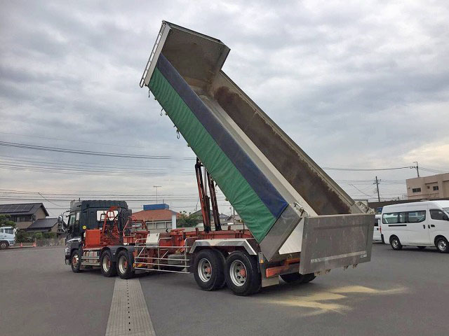 いすゞギガトレーラーヘッド（トラクターヘッド）大型（10t）[写真02]
