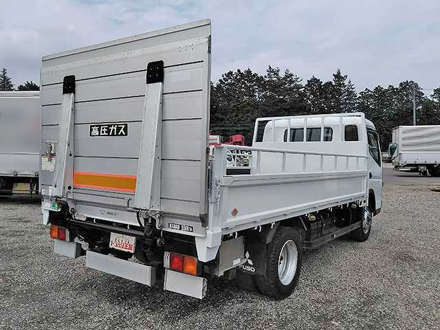 三菱ふそうキャンター平ボディ小型（2t・3t）[写真02]