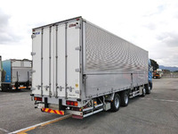 UDトラックスクオンアルミウイング大型（10t）[写真02]