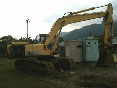 住友ユンボ（バックホー）SH200-2 [写真01]