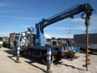 日野レンジャー穴掘建柱車中型（4t）[写真01]