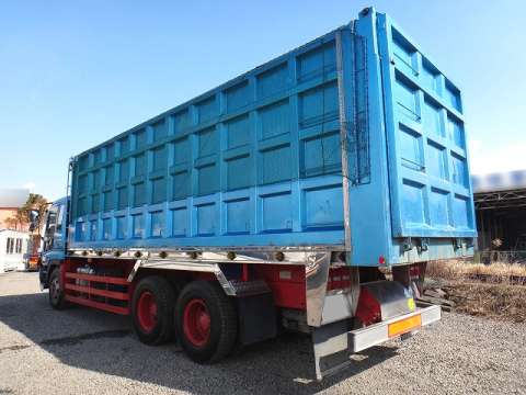 いすゞギガ深ダンプ（土砂禁ダンプ）大型（10t）[写真02]