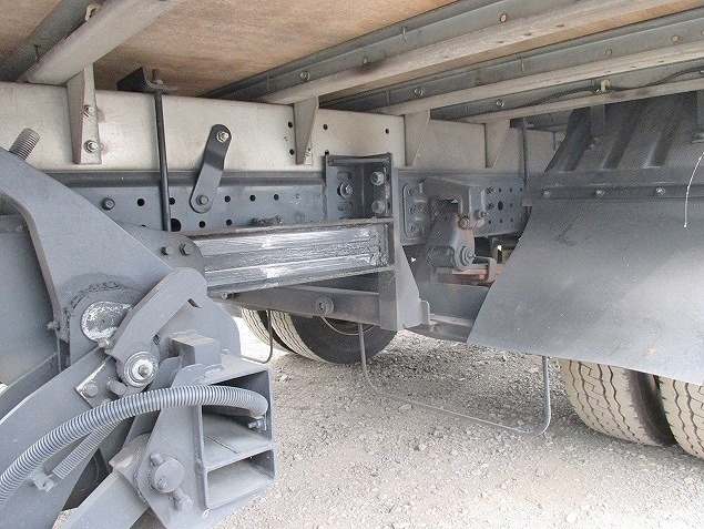 三菱ふそうキャンターアルミバン小型（2t・3t）[写真12]