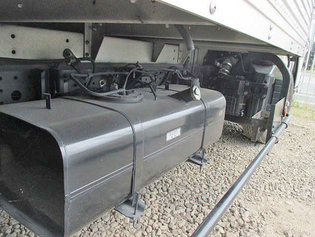 三菱ふそうキャンターアルミバン小型（2t・3t）[写真13]