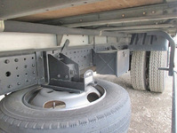 三菱ふそうキャンターアルミバン小型（2t・3t）[写真15]