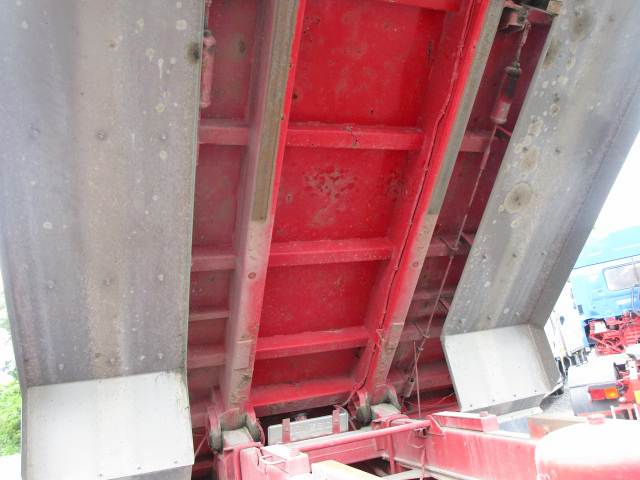 いすゞギガダンプ大型（10t）[写真14]