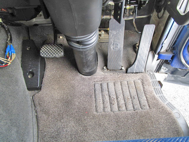 いすゞギガダンプ大型（10t）[写真37]