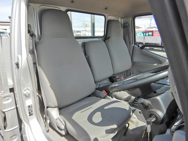 日野デュトロ平ボディ小型（2t・3t）[写真17]