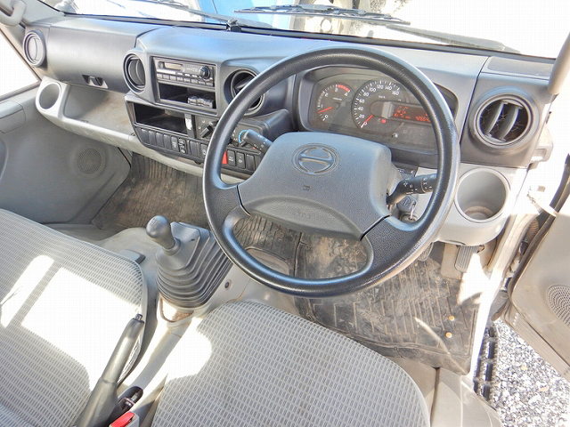 日野デュトロ平ボディ小型（2t・3t）[写真18]