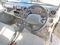 日野デュトロ平ボディ小型（2t・3t）[写真18]