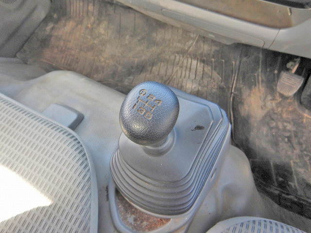 日野デュトロ平ボディ小型（2t・3t）[写真23]