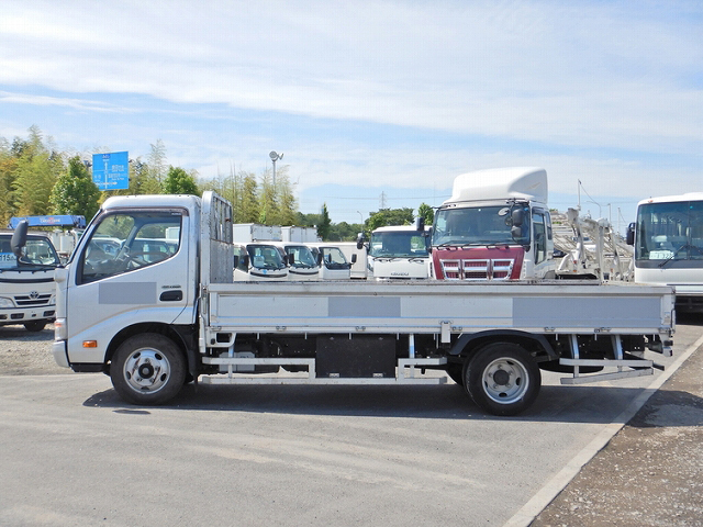 日野デュトロ平ボディ小型（2t・3t）[写真03]