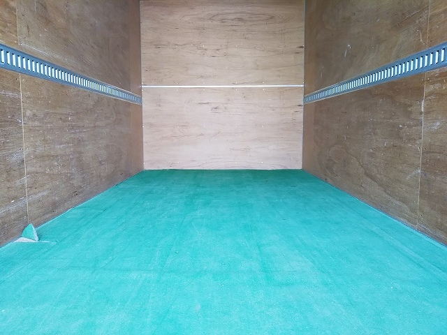 いすゞエルフアルミバン小型（2t・3t）[写真12]