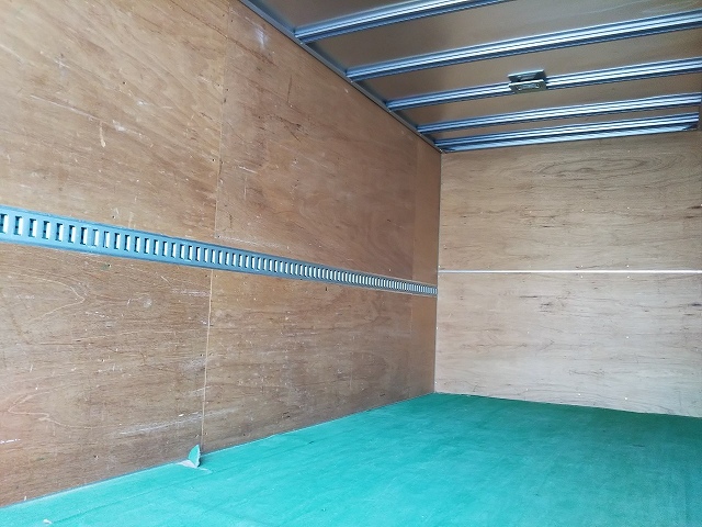 いすゞエルフアルミバン小型（2t・3t）[写真13]