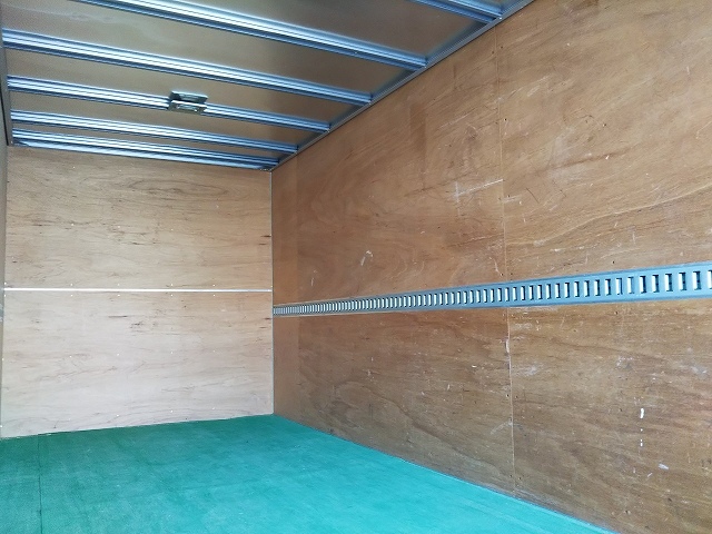 いすゞエルフアルミバン小型（2t・3t）[写真14]