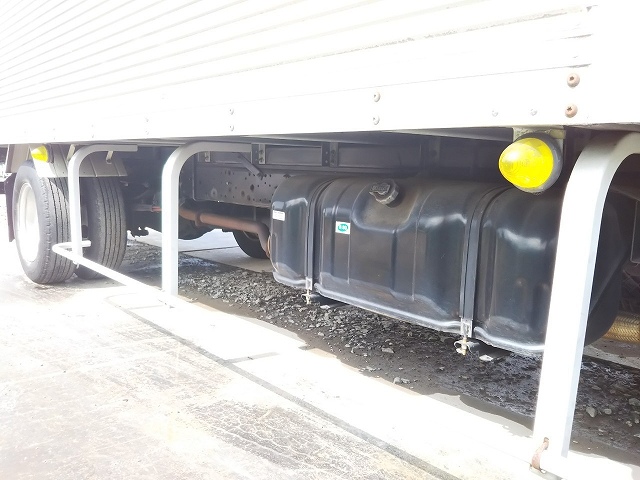 いすゞエルフアルミバン小型（2t・3t）[写真16]