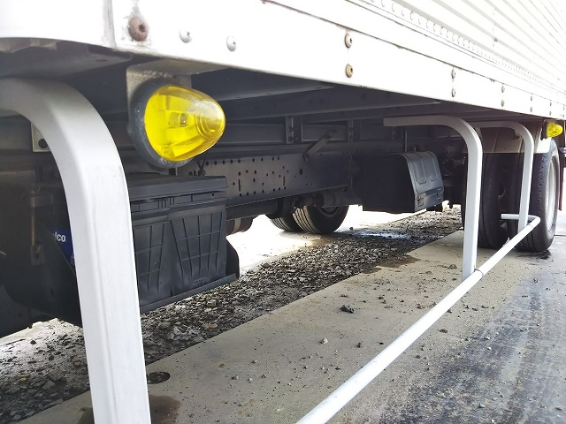 いすゞエルフアルミバン小型（2t・3t）[写真17]