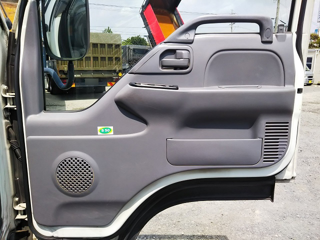 いすゞエルフアルミバン小型（2t・3t）[写真29]