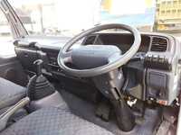 いすゞエルフアルミバン小型（2t・3t）[写真31]