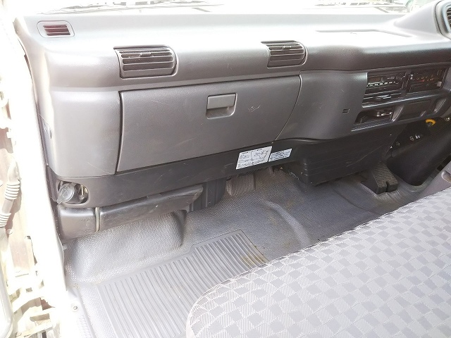 いすゞエルフアルミバン小型（2t・3t）[写真33]