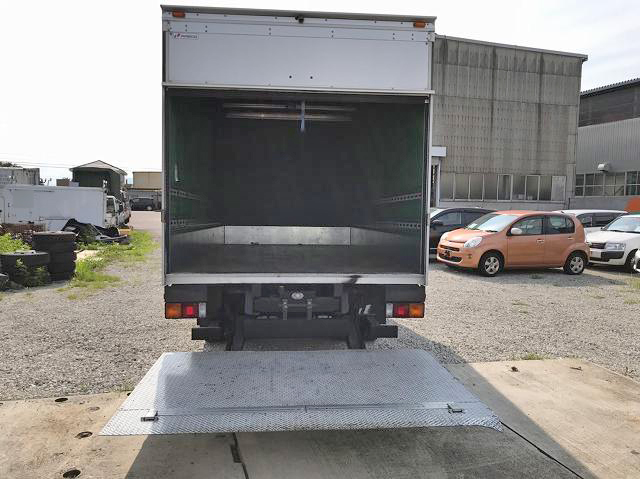 三菱ふそうキャンターアルミバン小型（2t・3t）[写真06]